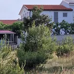 Ema Apartment Vir