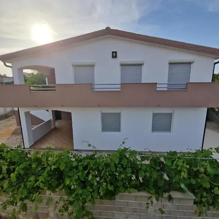 Apartment Ema