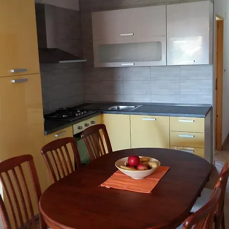 Ema Apartment
