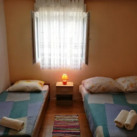 Apartment Ema *