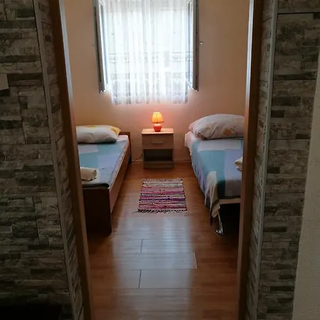 Apartment Ema Vir