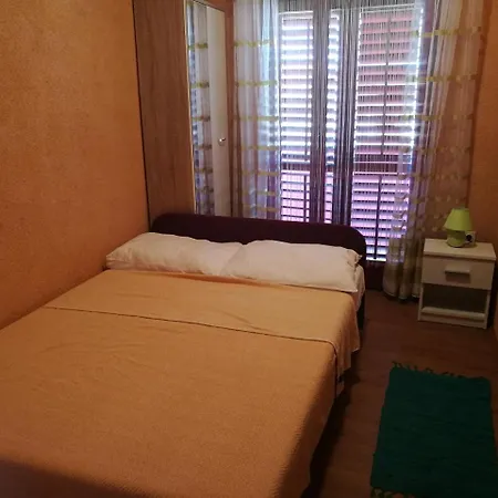 Ema Apartment *