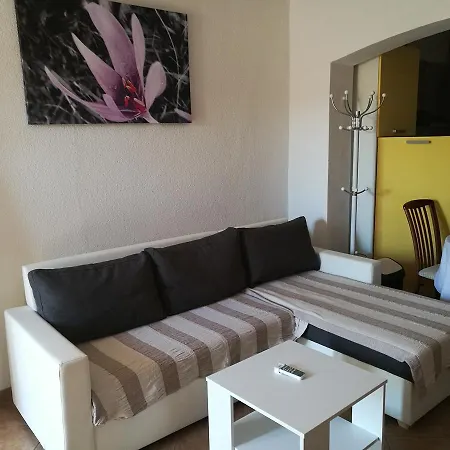 Apartment Ema